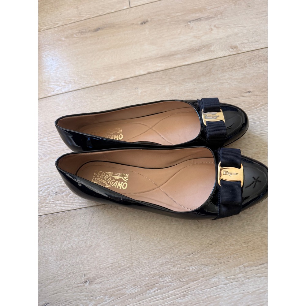 Salvatore Ferragamo Varina Black Patent Leather Bow Ballet Flats Size 9.5 C